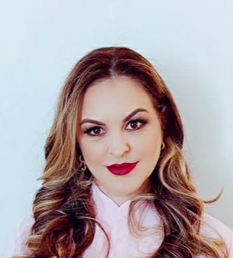 Dra. Camila Cristine de Oliveira Vaz
